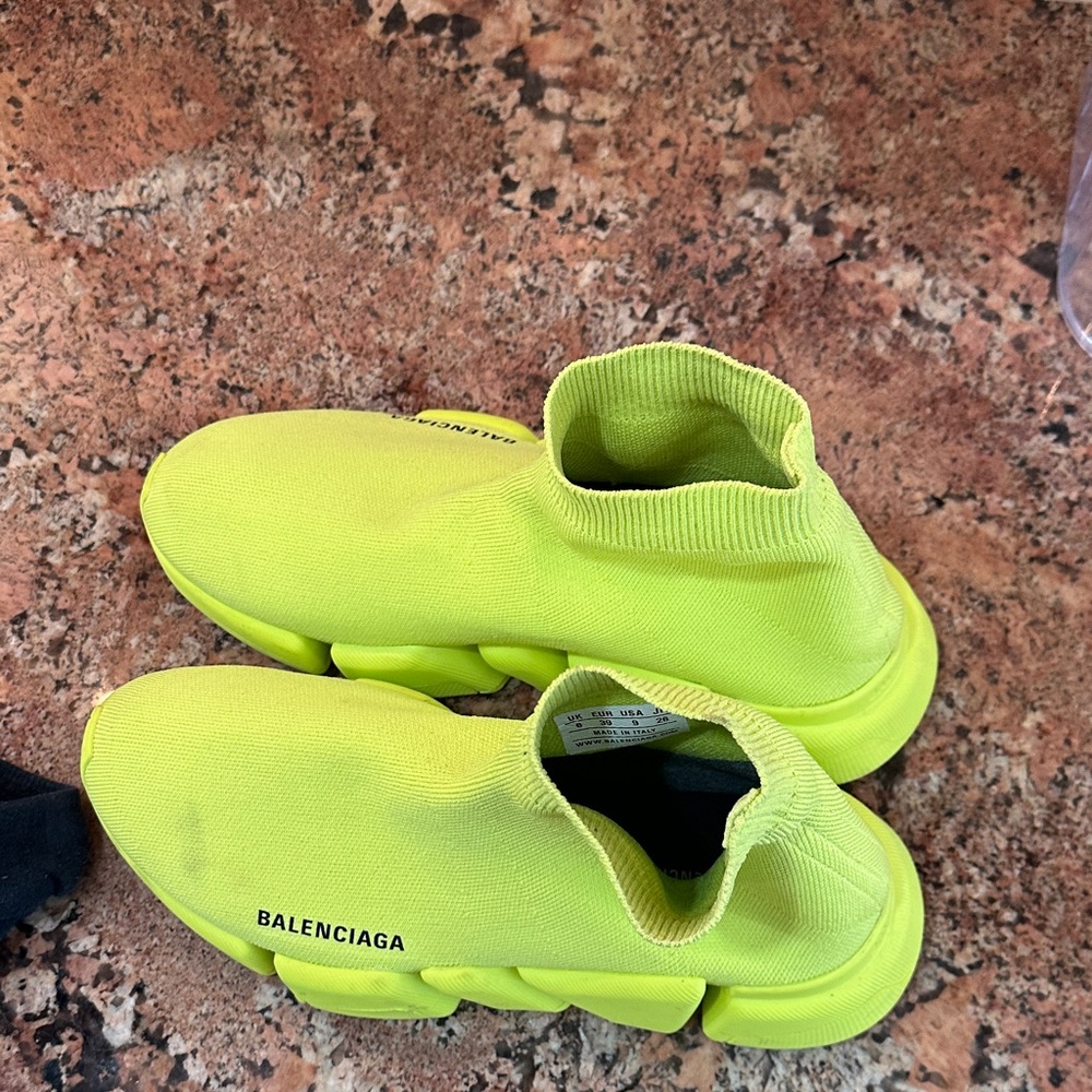 Balenciaga Neon Green trainer sneakers. - Picture 4 of 8